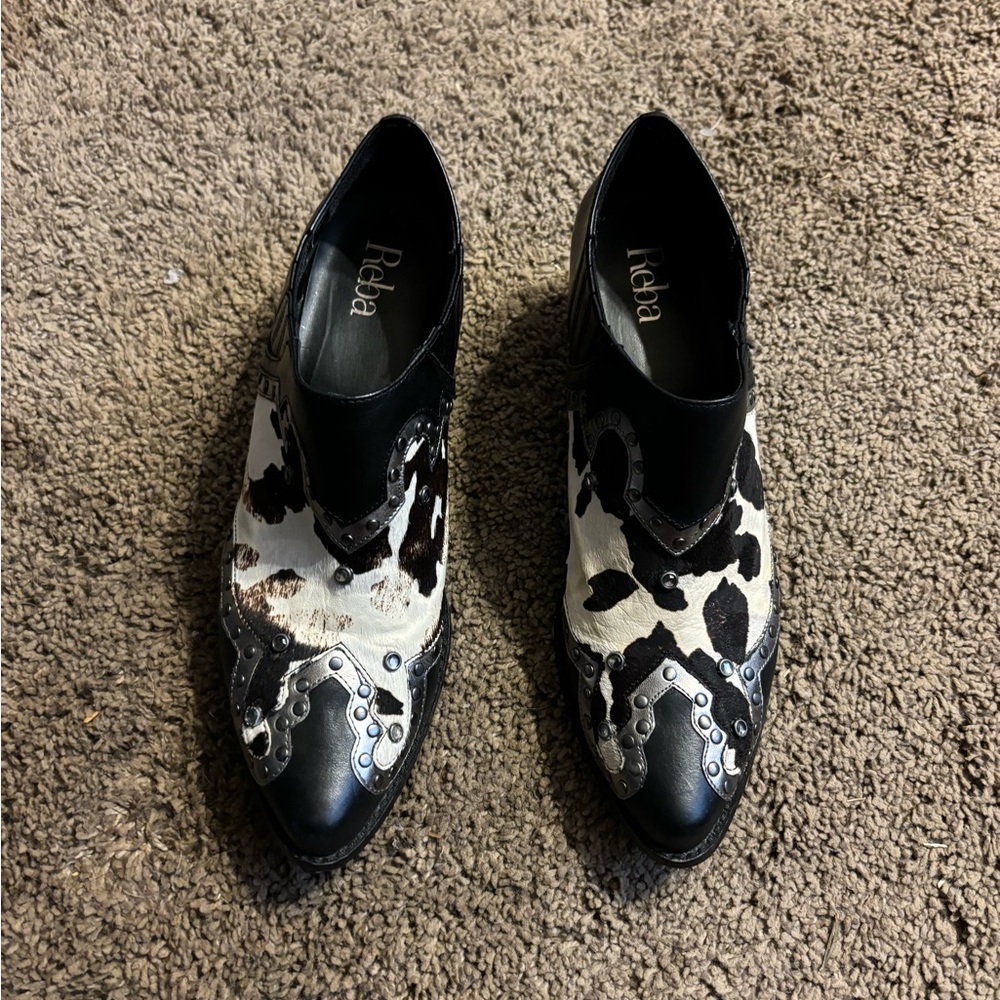 Reba Women's Black Leather Studded Cowgirl Boots Cowhide print size 9